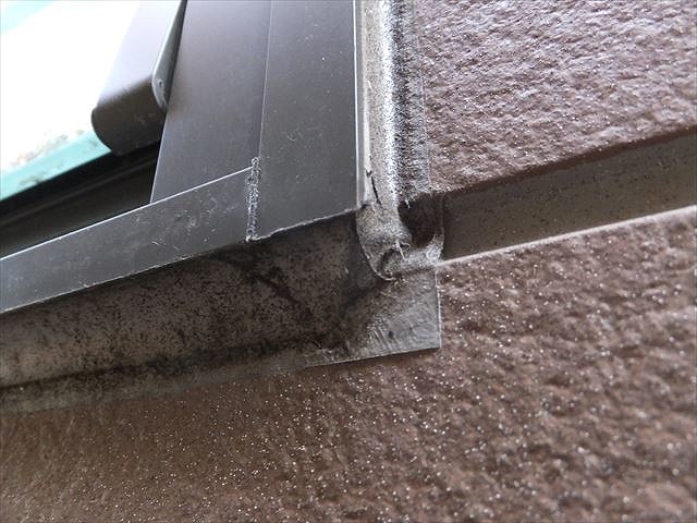 サッシ周りのシーリング材